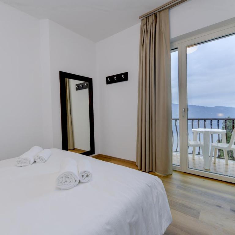 Hotel Bellavista - Camera Comfort Matrimoniale/Doppia con Letti Singoli con Vista Lago - 2