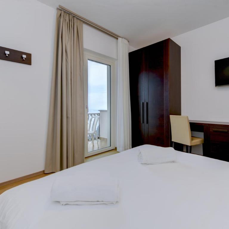 Hotel Bellavista - Camera Comfort Matrimoniale/Doppia con Letti Singoli con Vista Lago - 15