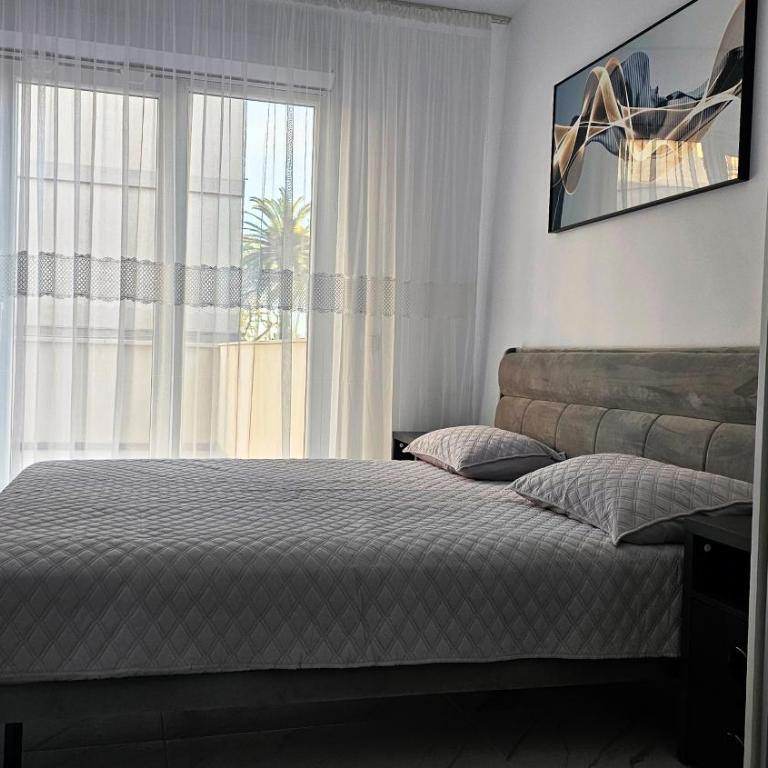 Luxury Beachfront Family Apartment - Two-Bedroom Apartment - 5