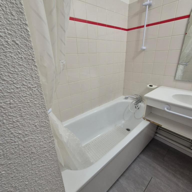 Résidence les Mélèzets 2 au pieds des pistes et des commerces - Apartamento de 1 dormitorio - 10