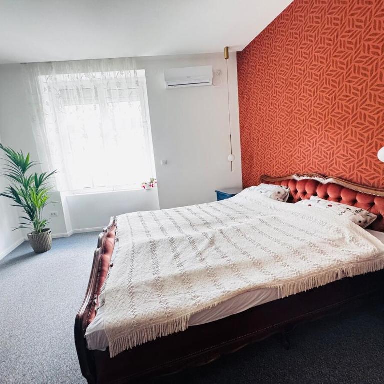 Downtown Buzz Mili - One-Bedroom Apartment - 1