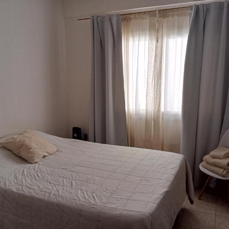 Dpto pequeño en el centro de Neuquén - Apartamento de 1 dormitorio - 6