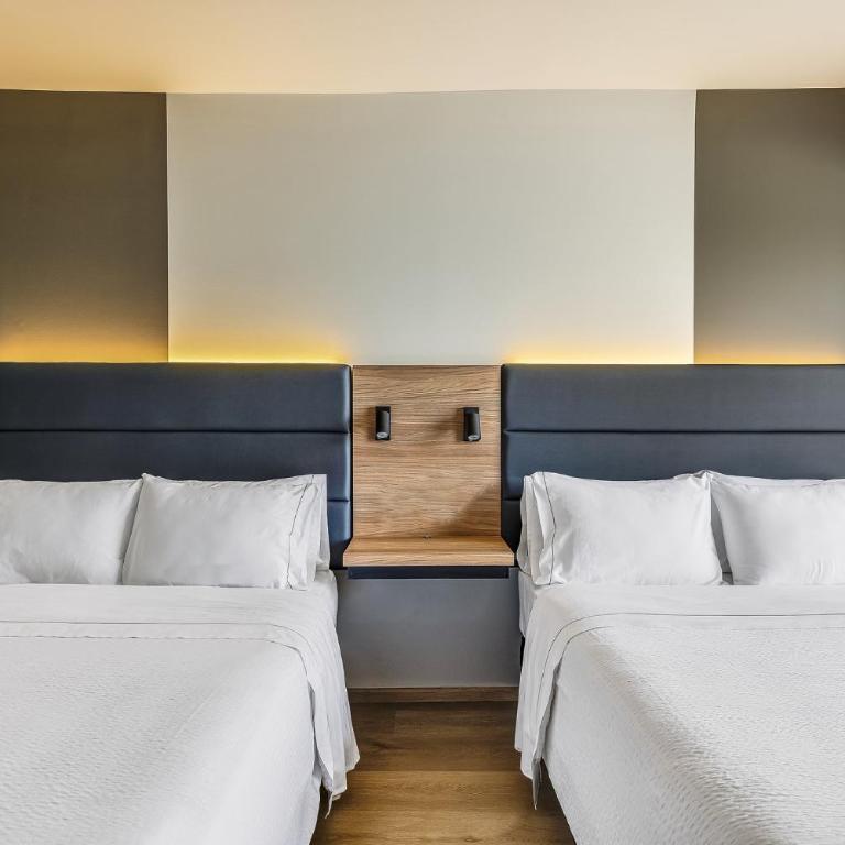 Fiesta Inn Monterrey Valle - Executive Double Room - 1