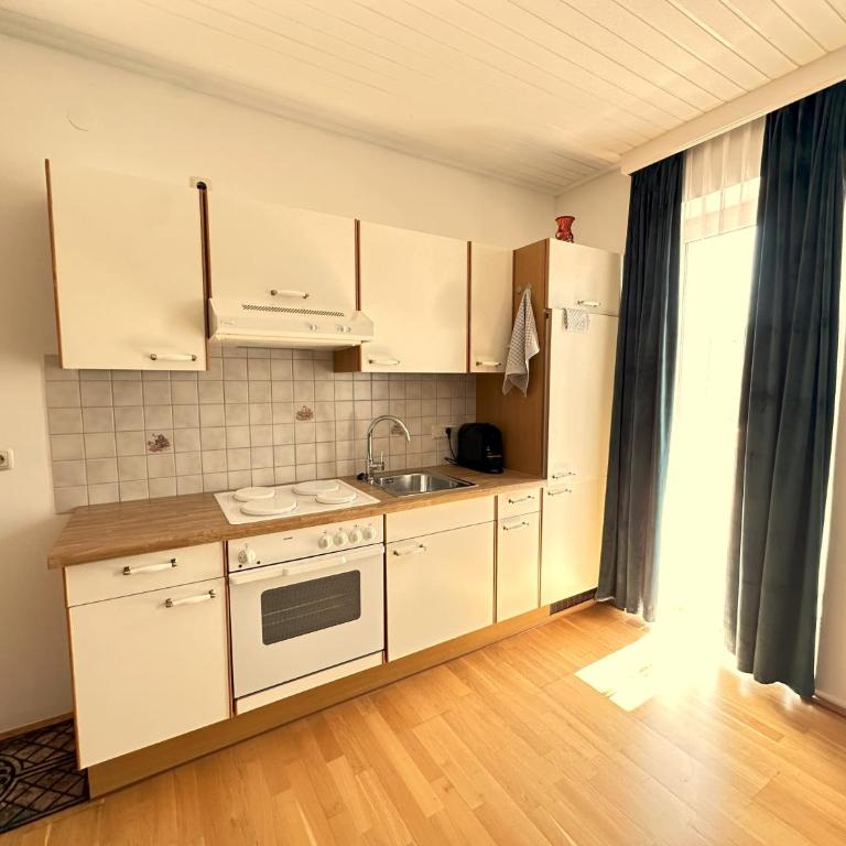 Gästehaus Gertrude - Großes Apartment mit 1 Schlafzimmer und Balkon - 2