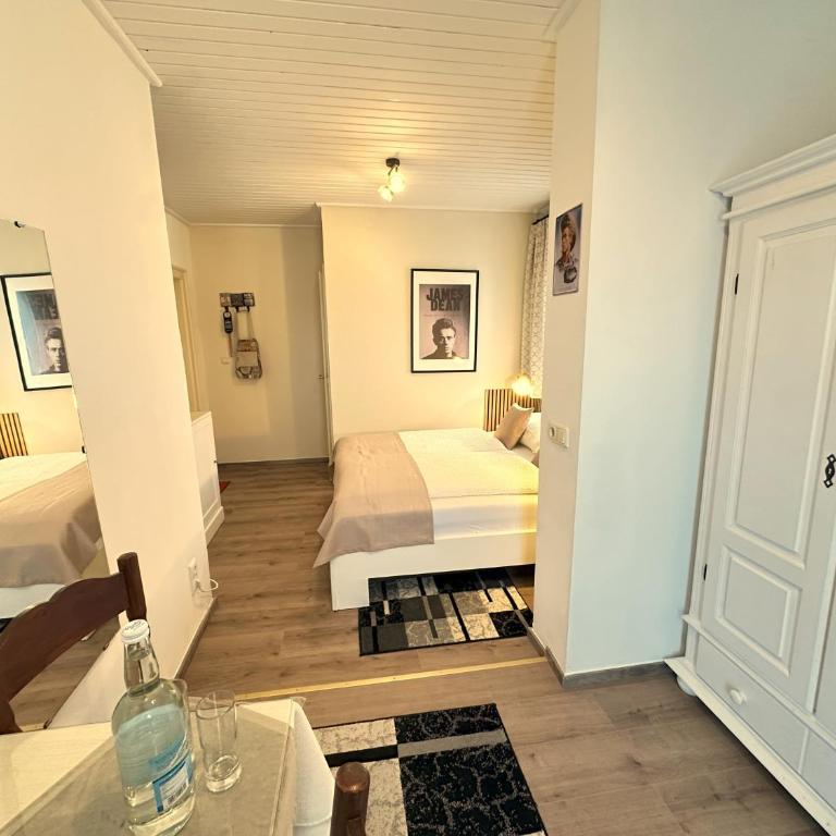 Gästehaus Gertrude - Doppelzimmer mit Balkon - 5