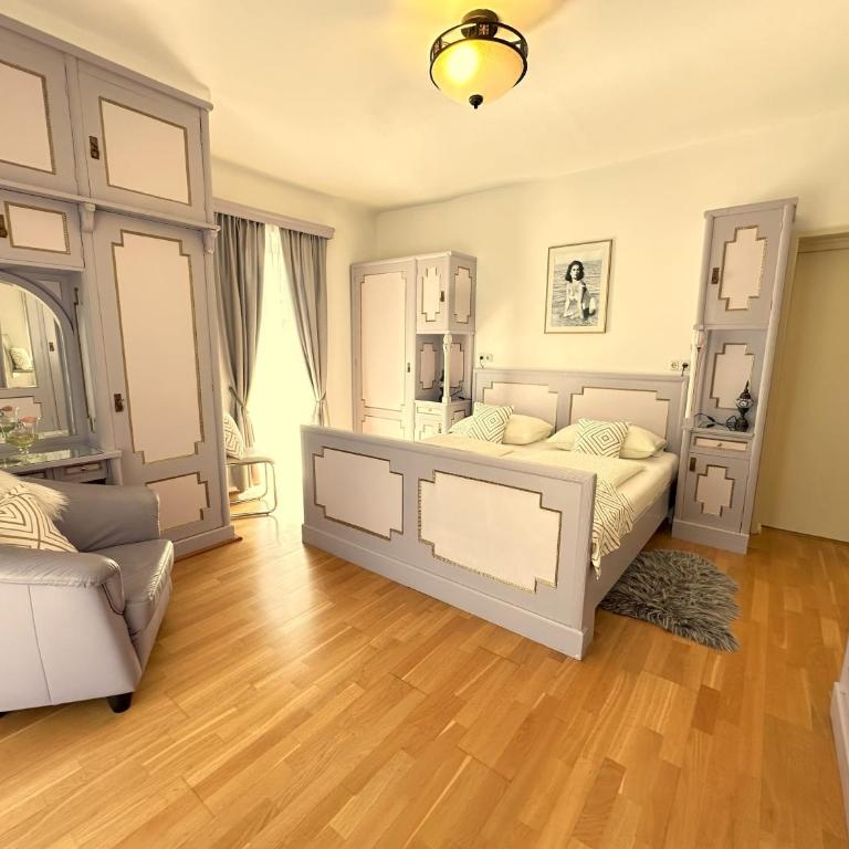 Gästehaus Gertrude - Großes Apartment mit 1 Schlafzimmer und Balkon - 3