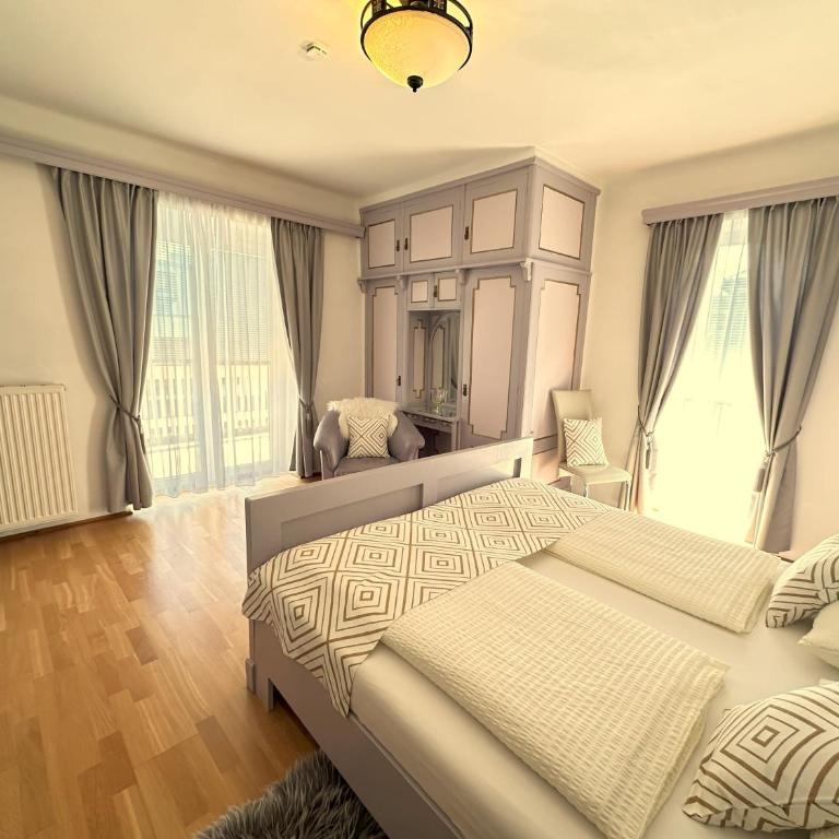 Gästehaus Gertrude - Großes Apartment mit 1 Schlafzimmer und Balkon - 10