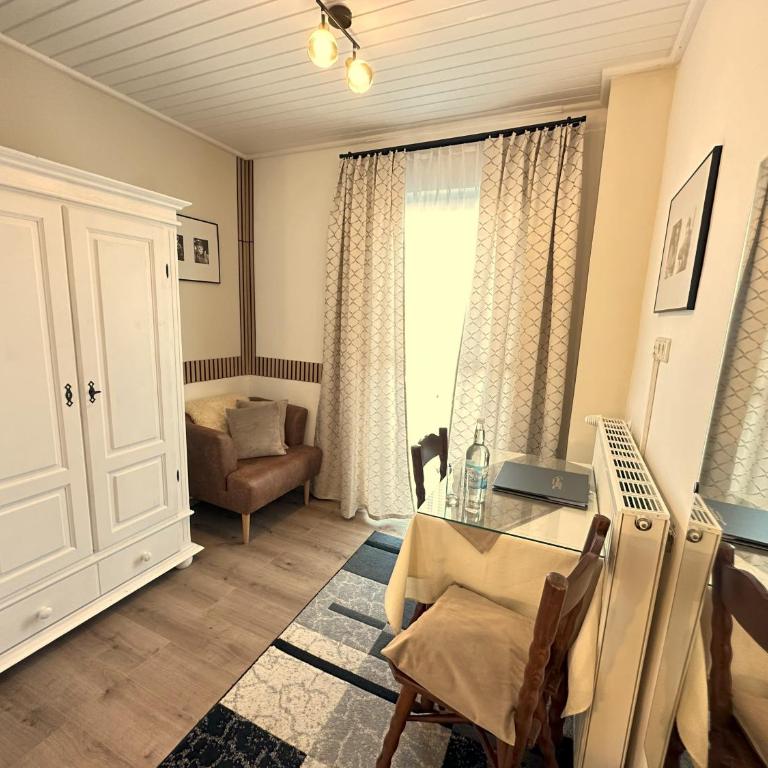 Gästehaus Gertrude - Doppelzimmer mit Balkon - 7