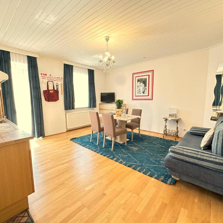 Gästehaus Gertrude - Großes Apartment mit 1 Schlafzimmer und Balkon - 9
