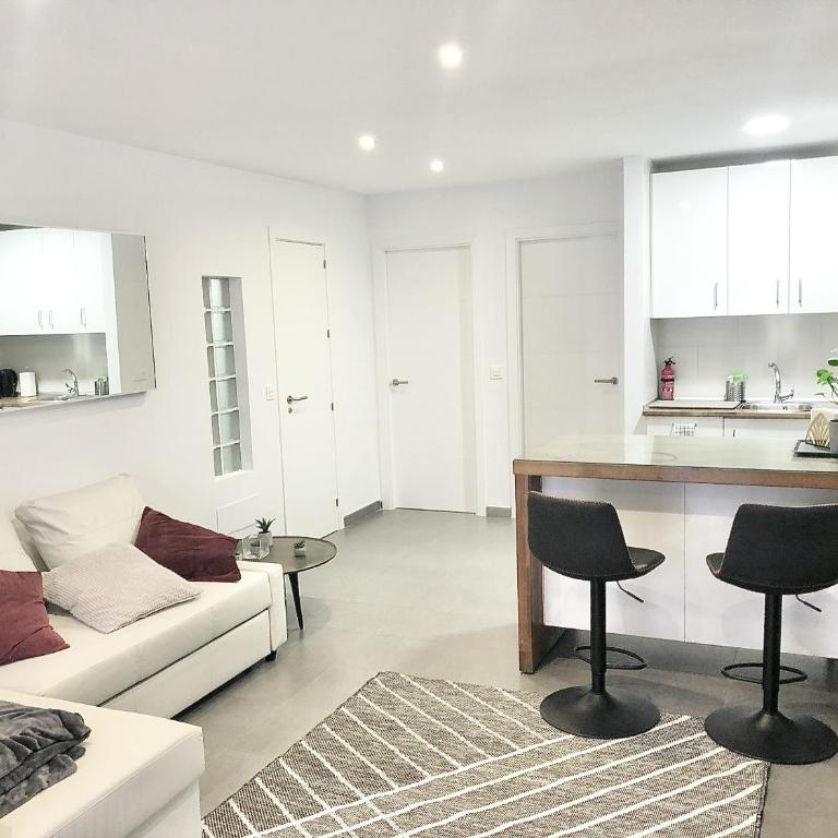 Apartamentos Varela 14 - Apartamento de 2 dormitorios con vistas a la ciudad - 17