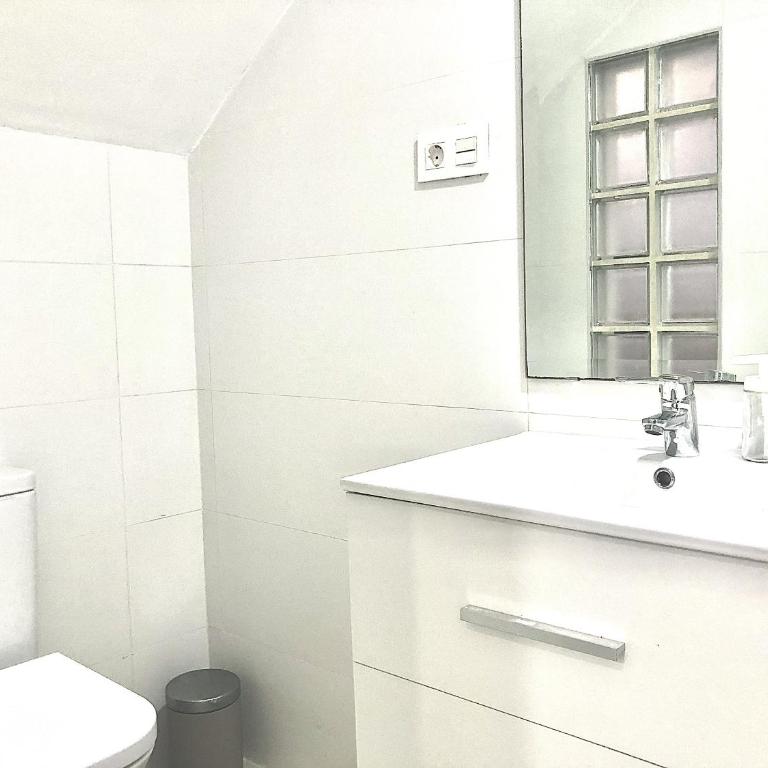 Apartamentos Varela 14 - Apartamento de 2 dormitorios con vistas a la ciudad - 14
