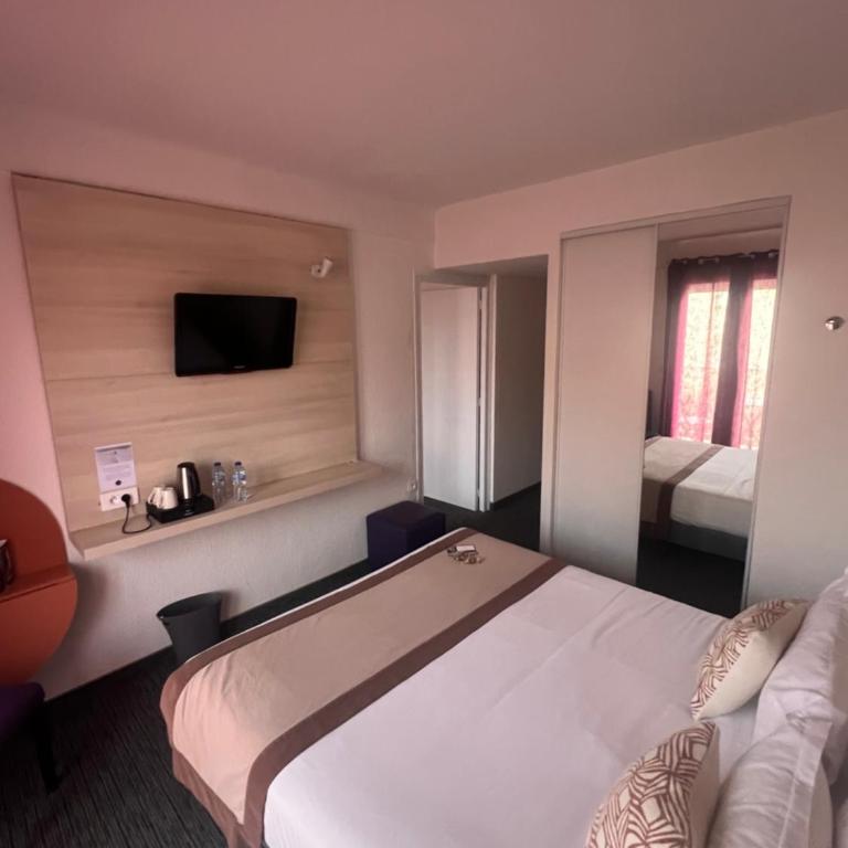 Le Regina Hôtel et restaurant Canet-plage - Chambre Double Familiale - 1