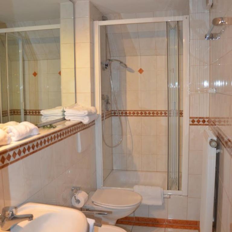 Ferienwohnungen Stuhlreiter GbR - Apartment mit Balkon - 7