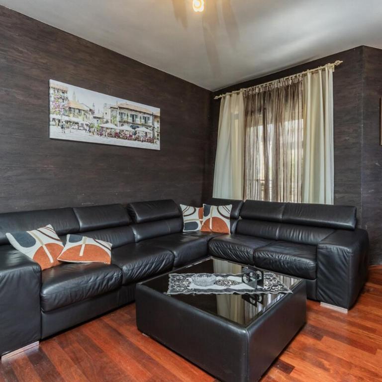 3BR Apartment with Free Pool and Parking Dobrota - Three-Bedroom Apartment - 5