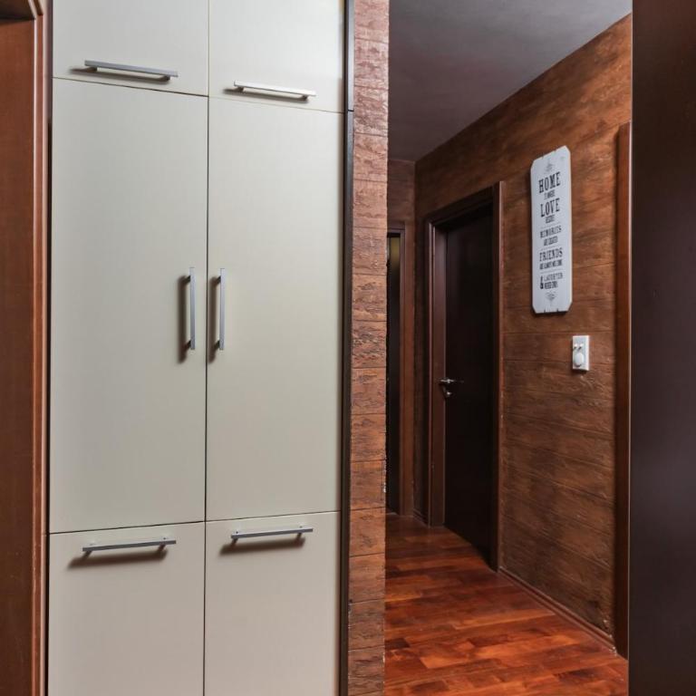 3BR Apartment with Free Pool and Parking Dobrota - Three-Bedroom Apartment - 16