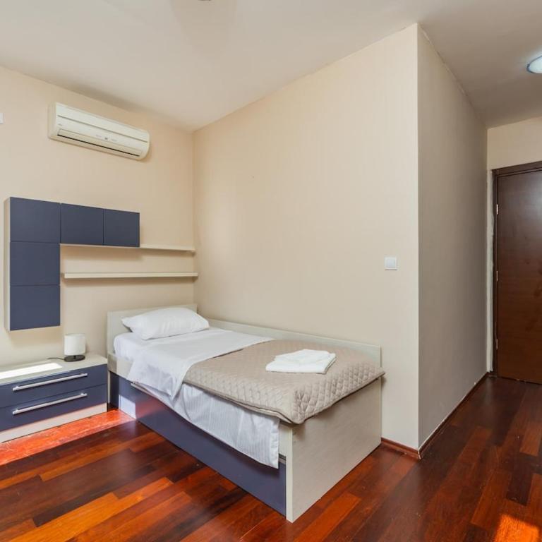 3BR Apartment with Free Pool and Parking Dobrota - Three-Bedroom Apartment - 27