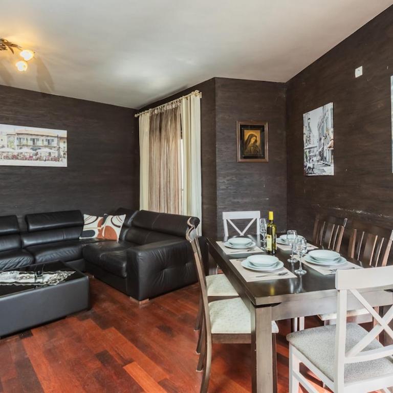 3BR Apartment with Free Pool and Parking Dobrota - Three-Bedroom Apartment - 35