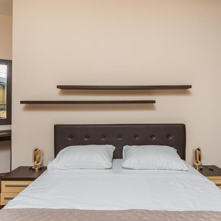 3BR Apartment with Free Pool and Parking Dobrota - Three-Bedroom Apartment - 41