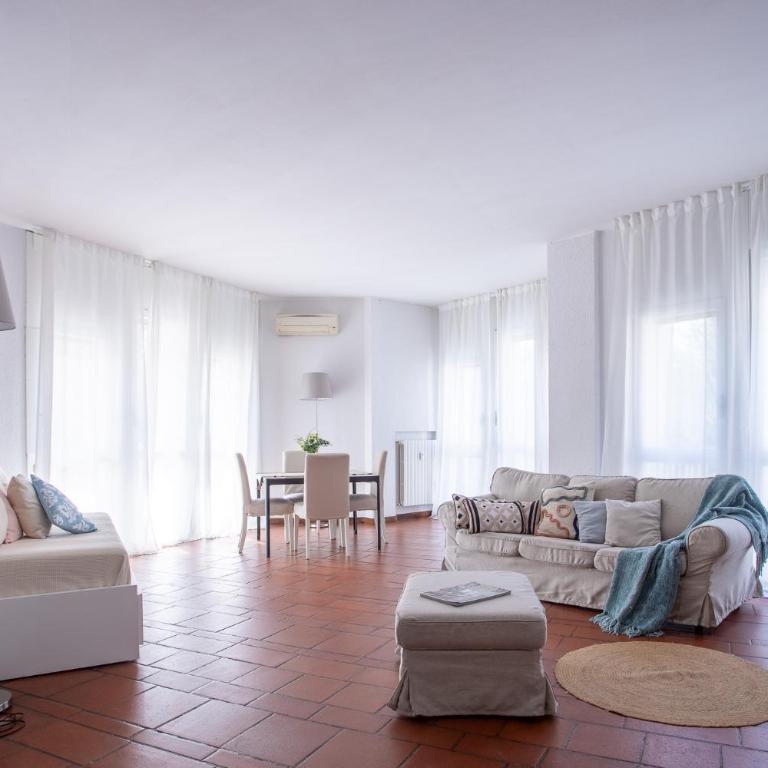 Ampio ed elegante appartamento - 2 camere e 2 bagni - Appartamento con 3 Camere da Letto - 35