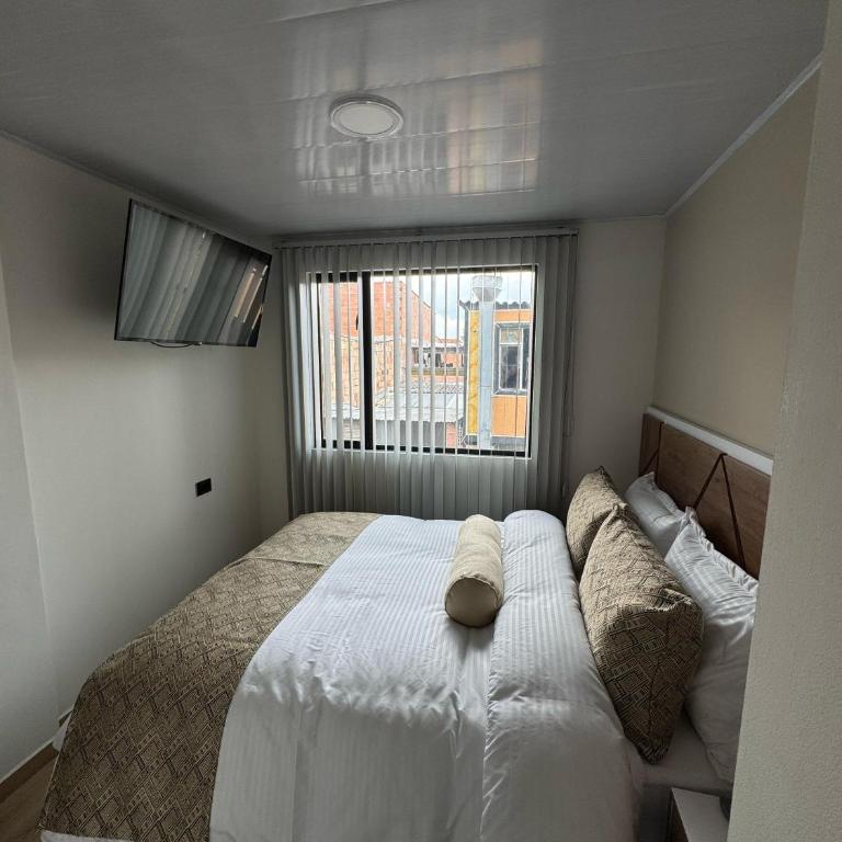 Habitación Privada Cerca al Aeropuerto - Double Room with Private Bathroom - 9