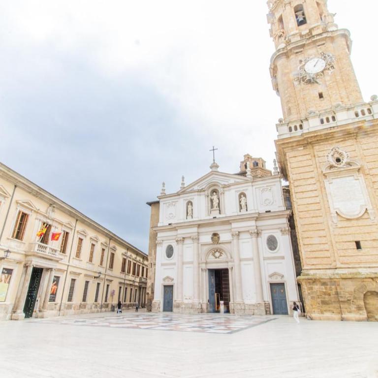 Your luxury getaway in downtown Zaragoza - Apartamento de 4 dormitorios con balcón - 34