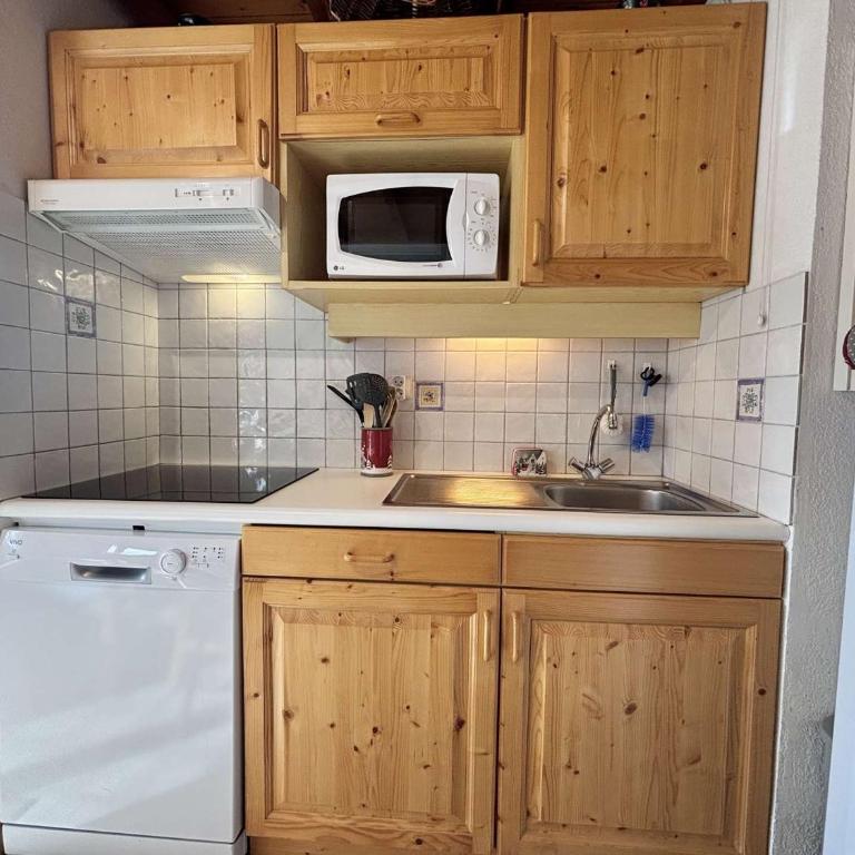 Appartement au pied des pistes avec terrasse, parking privé, casier à skis, proche commerces - Appartement 1 Chambre - 13