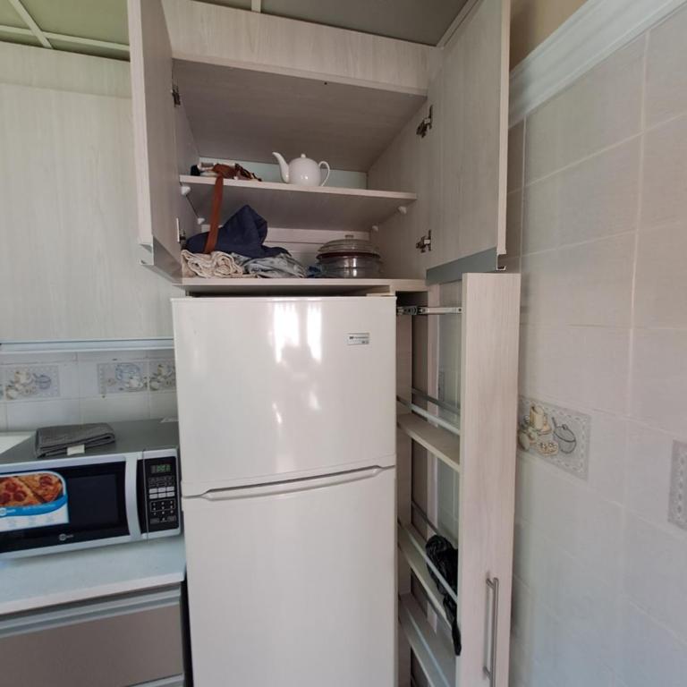 Hermosa casa de lujo en Condiminio Montibello Zona Av Pirai 4to anillo - Apartamento de 2 dormitorios - 28