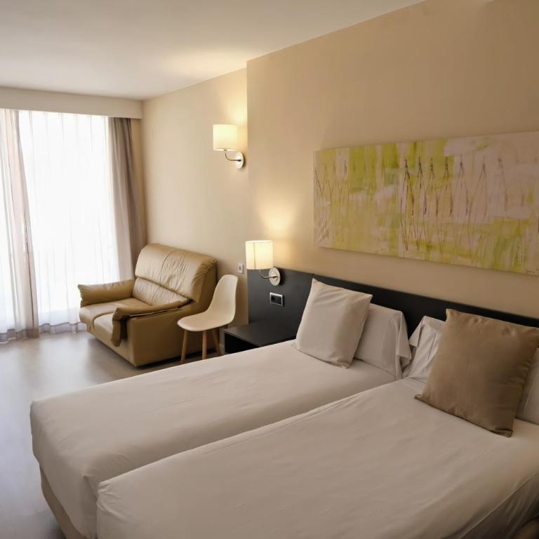 Hotel Marina - Habitación Doble Estándar con balcón - 1 o 2 camas - 5