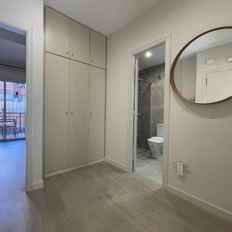 BarcelonaForRent Urban Town Suites - Two-Bedroom Apartment with Terrace - 13