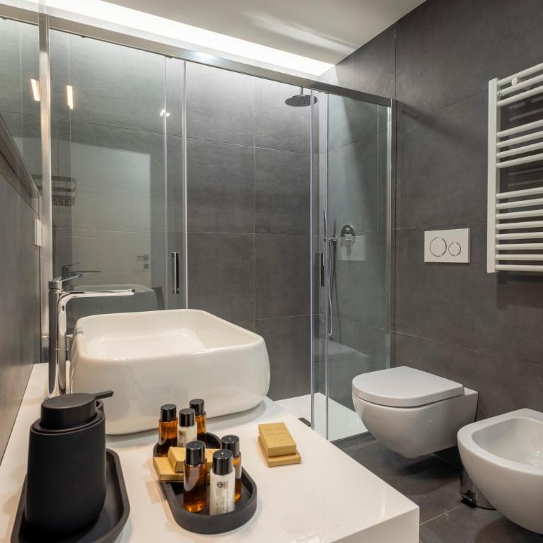 Suite & Outdoor Patio - Colosseum & Fori Imperiali - Appartamento con 2 Camere da Letto - 24