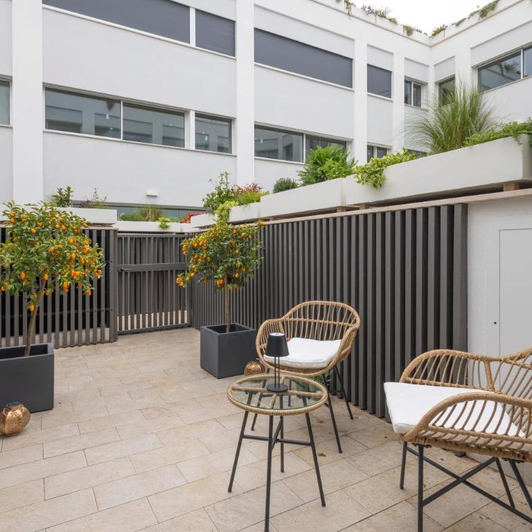 Suite & Outdoor Patio - Colosseum & Fori Imperiali - Appartamento con 2 Camere da Letto - 29