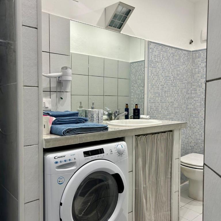 Lovely cozy Studio apartment on La Spezia most loved historic staircase In centro e a 6 minuti dalla stazione - Appartamento con 1 Camera da Letto - 6