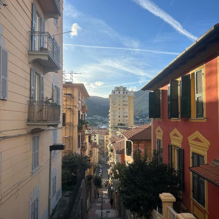 Lovely cozy Studio apartment on La Spezia most loved historic staircase In centro e a 6 minuti dalla stazione - Appartamento con 1 Camera da Letto - 8