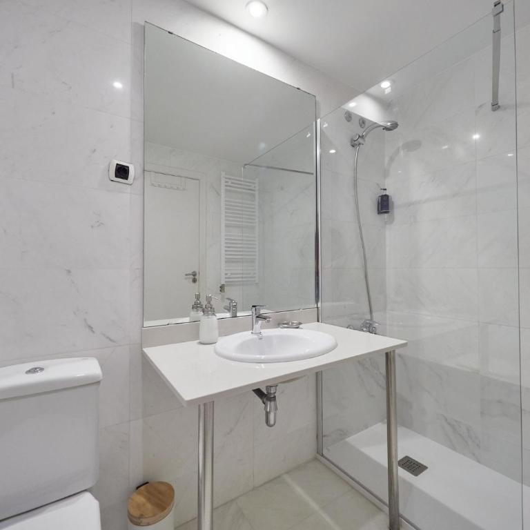 BarcelonaForRent Vila Olimpica Pool Suites - Three-Bedroom Apartment with swimming pool - Ramón Turró, 52 - 23