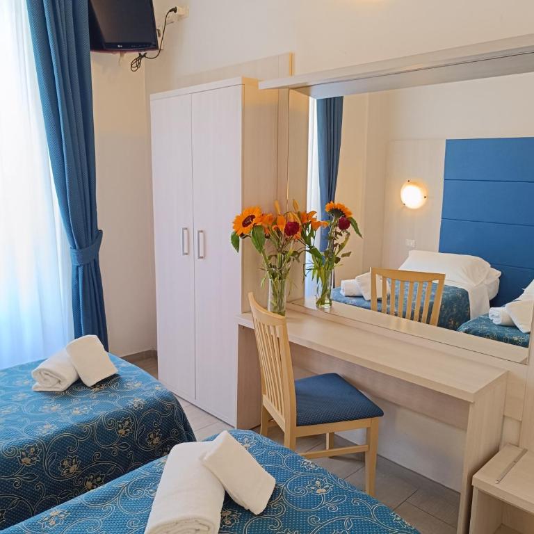 3H Hotels Marechiaro - Superior Double or Twin Room - 10