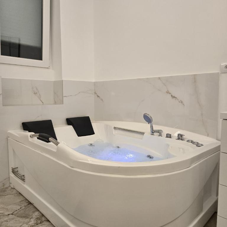 Slavija Residence Apartments - Deluxe Apartment - 4