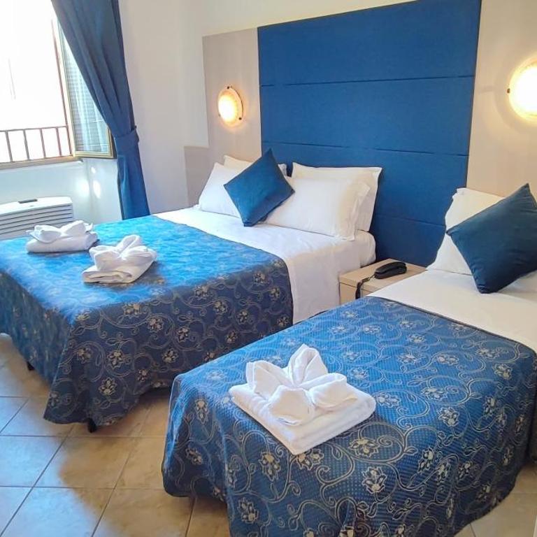 3H Hotels Marechiaro - Comfort Triple Room - 1