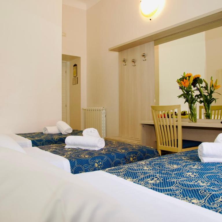 3H Hotels Marechiaro - Comfort Triple Room - 10