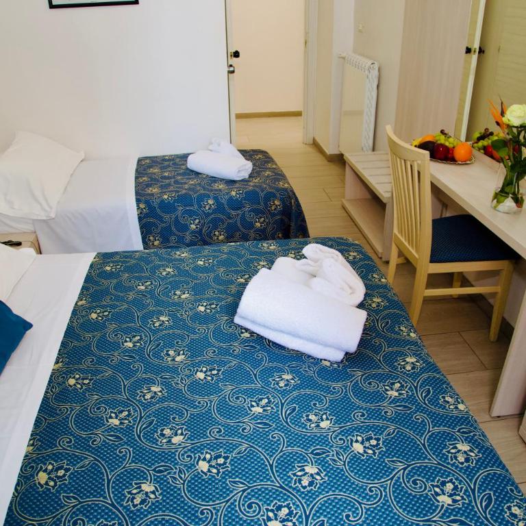3H Hotels Marechiaro - Comfort Triple Room - 5