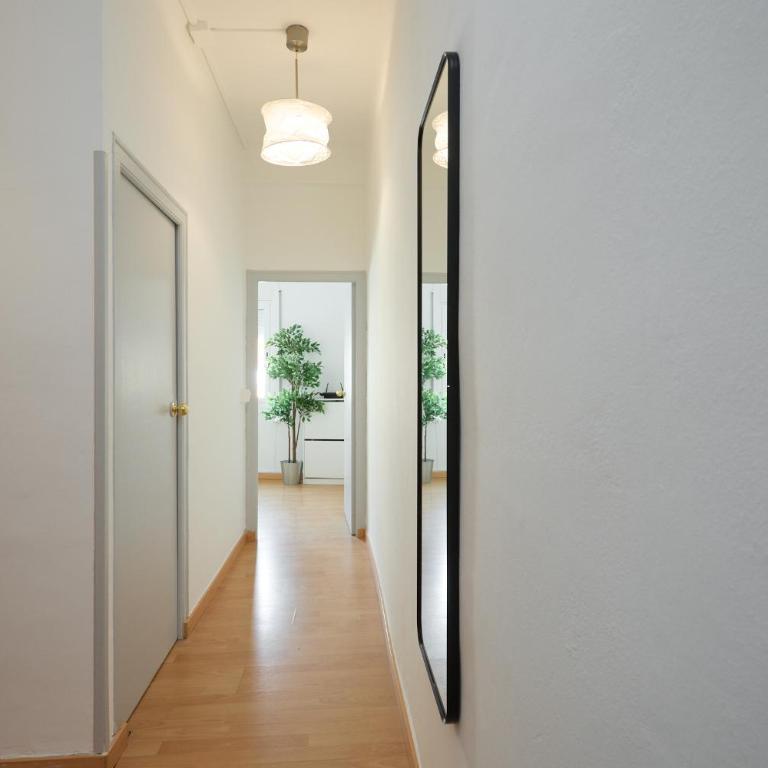 Park Guell - Three-Bedroom Apartment - 12