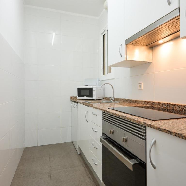Park Guell - Three-Bedroom Apartment - 15