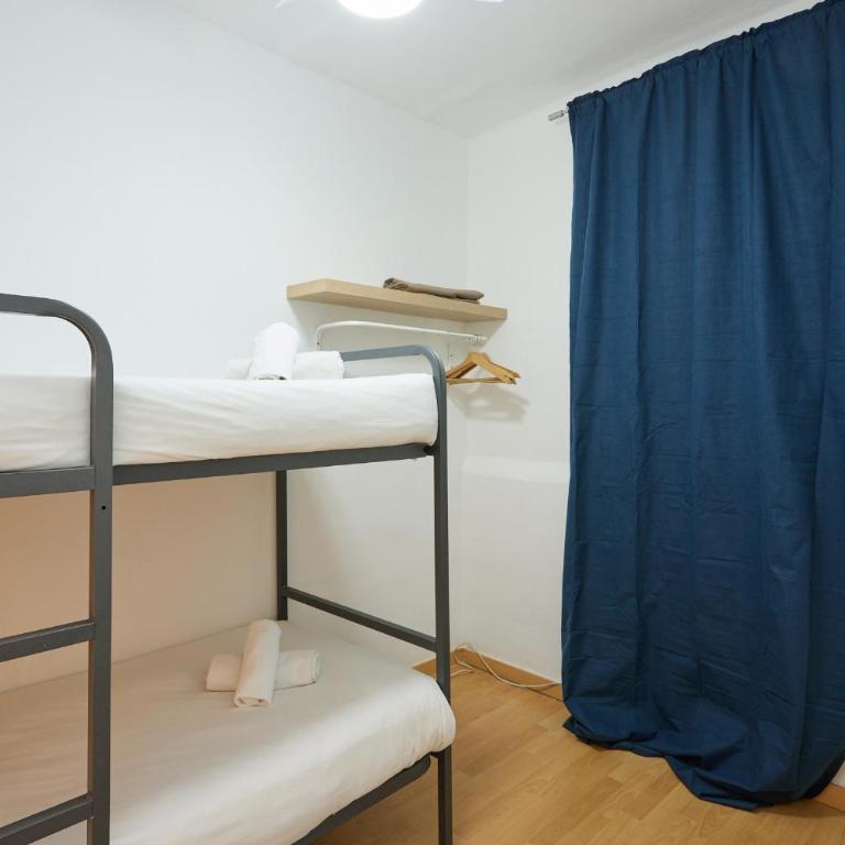 Park Guell - Three-Bedroom Apartment - 22