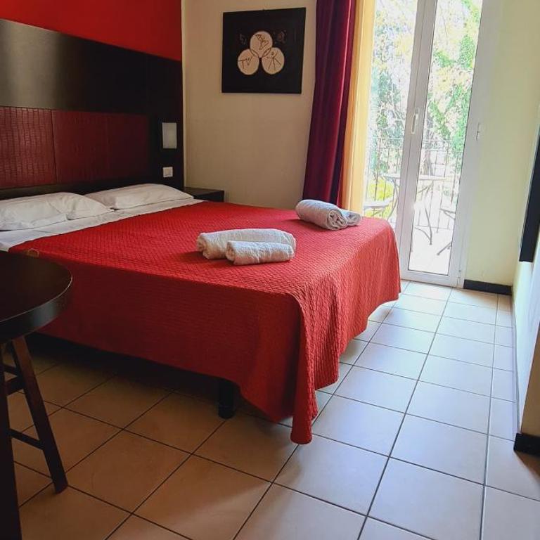 Hotel Alibi - Camera Matrimoniale con Balcone - 9