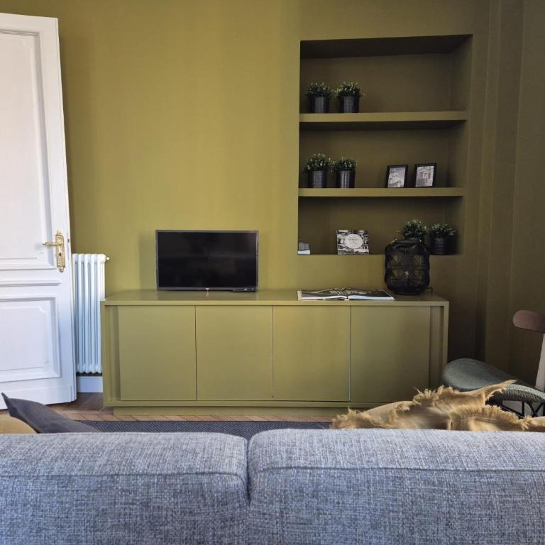 Piazza C Apartment - 2 Bedrooms & 2 Bathrooms - Appartamento Deluxe con 2 Camere da Letto e Balcone - 8