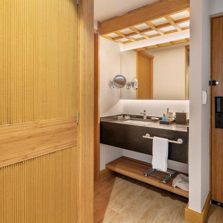 Grand Fiesta Americana Sumiya Cuernavaca - Habitación Deluxe Plus con 1 cama extragrande - 3