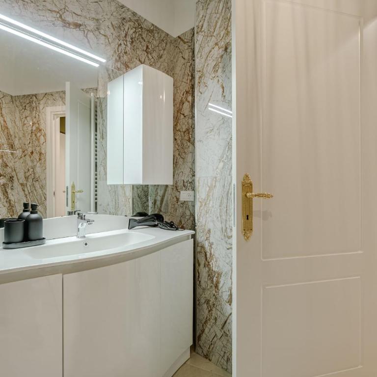 Piazza C Apartment - 2 Bedrooms & 2 Bathrooms - Appartamento Deluxe con 2 Camere da Letto e Balcone - 35