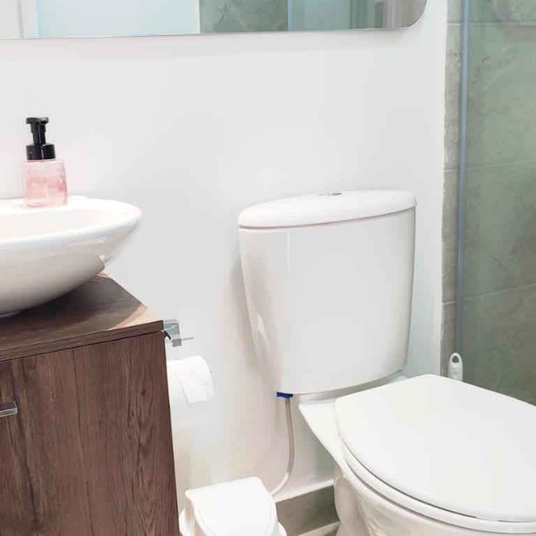HABITACION 2 Baño y balcón privado UNICENTRO - Habitación Individual con baño privado - 15