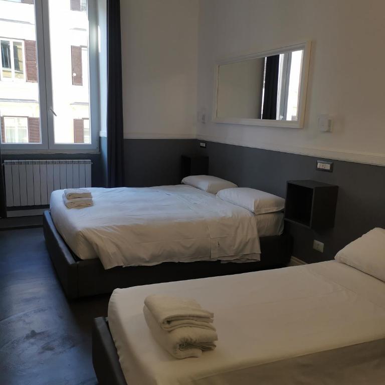 I LOVE ROMA Guest House - Small Double Room - 8