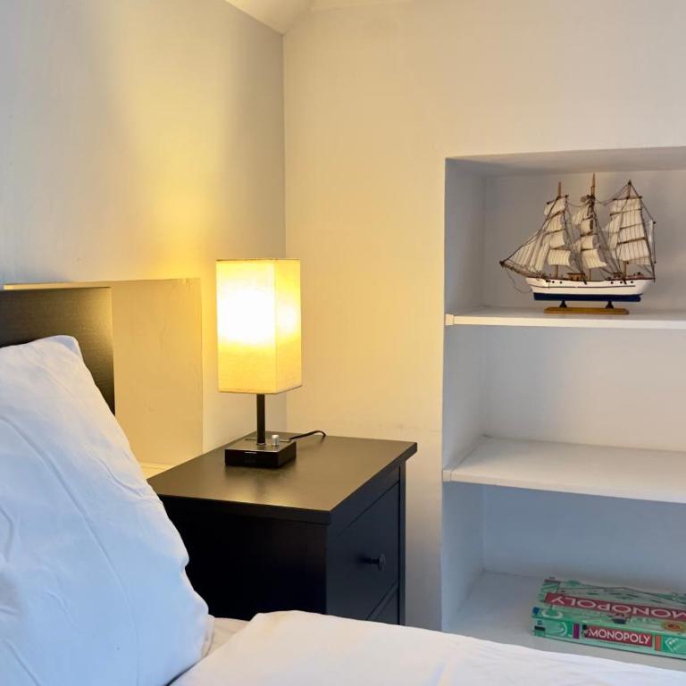 Villa Parc - Private Parking - 8min From Disneyland, Big Mall, Train station - Maison de Vacances 4 Chambres - 12
