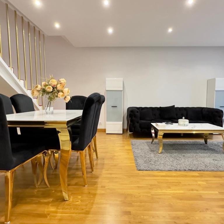 Villa Parc - Private Parking - 8min From Disneyland, Big Mall, Train station - Maison de Vacances 4 Chambres - 23